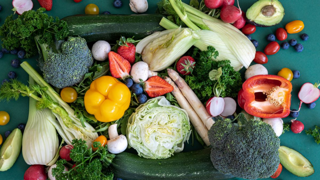 closeup_bright_fresh_vegetables_fruits_and_berries_b62d9a377cc855eaf21fddea111c361f_1200x675.jpg